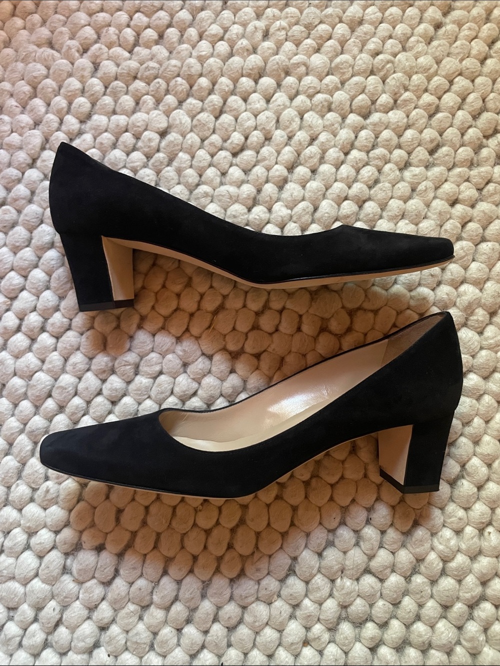 Manolo Blahnik Okkatopla 50 Pumps - Picture 2 of 8